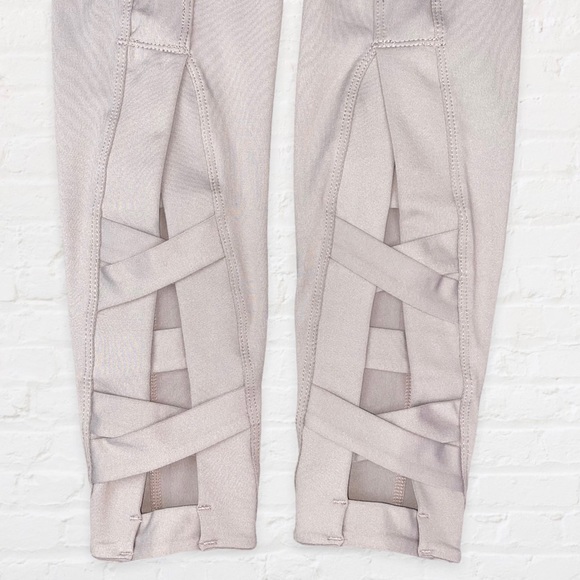 NWOT FREE PEOPLE x FP Movement Very Prarie 7/8 Legging Moon Light Mauve - Small - Picture 7 of 11